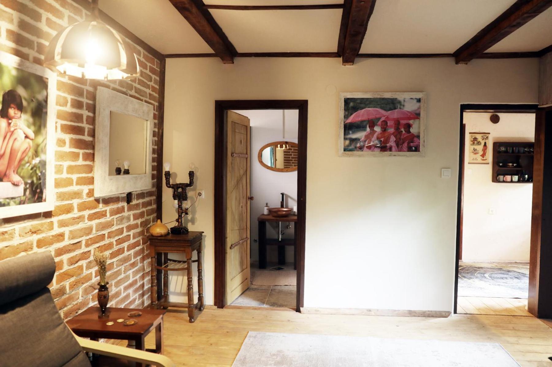 Rustic Hidden Apartment